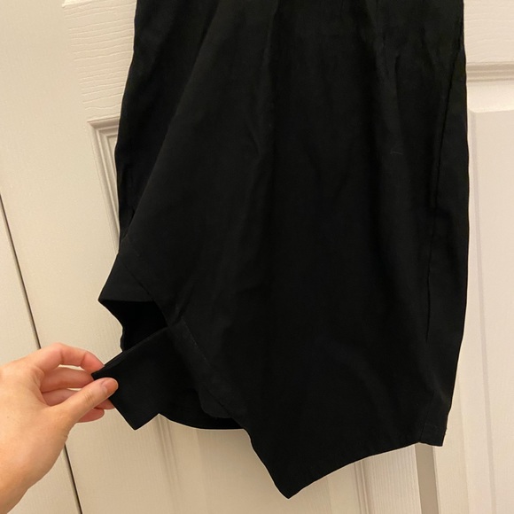 Black cut out dress! Perfect lil black dress - Picture 2 of 7